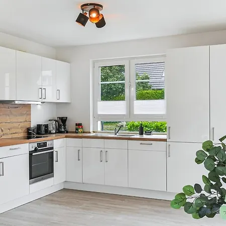 Weisses Einfamilienhaus In Vabali Naehe Tatil Evi