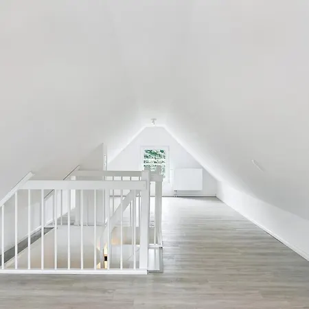Weisses Einfamilienhaus In Vabali Naehe Glinde (Schleswig-Holstein)