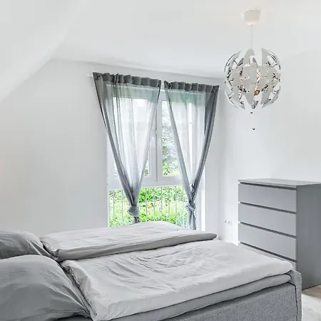 Weisses Einfamilienhaus In Vabali Naehe *