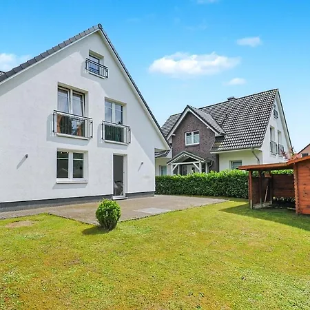 Weisses Einfamilienhaus In Vabali Naehe Glinde (Schleswig-Holstein)